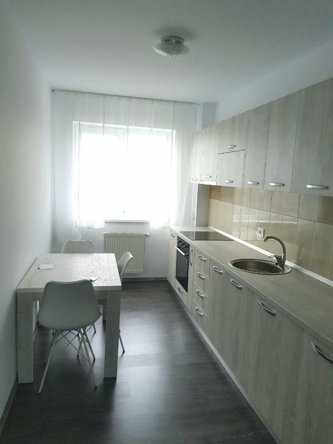 Happyhome Central Deluxe Apartments Oradea Exterior photo